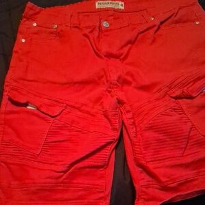 Denim&Co Red Cargo Shorts with Modern Design